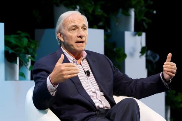 Ray Dalio 单季加仓近20亿美元——他在押注什么？
